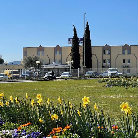 L'Escale D'Ales Hotel Екстериор снимка