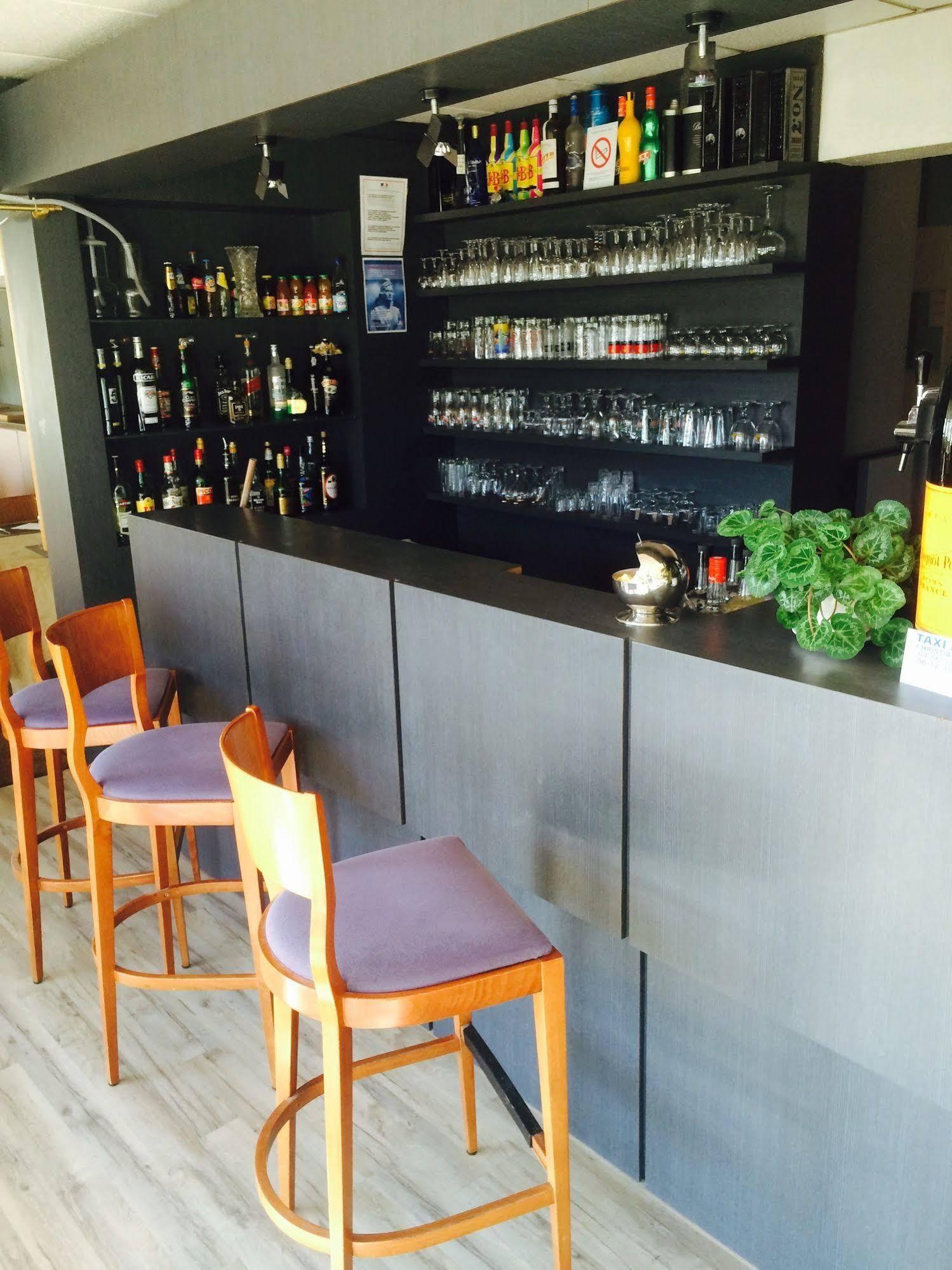 L'Escale D'Ales Hotel Екстериор снимка