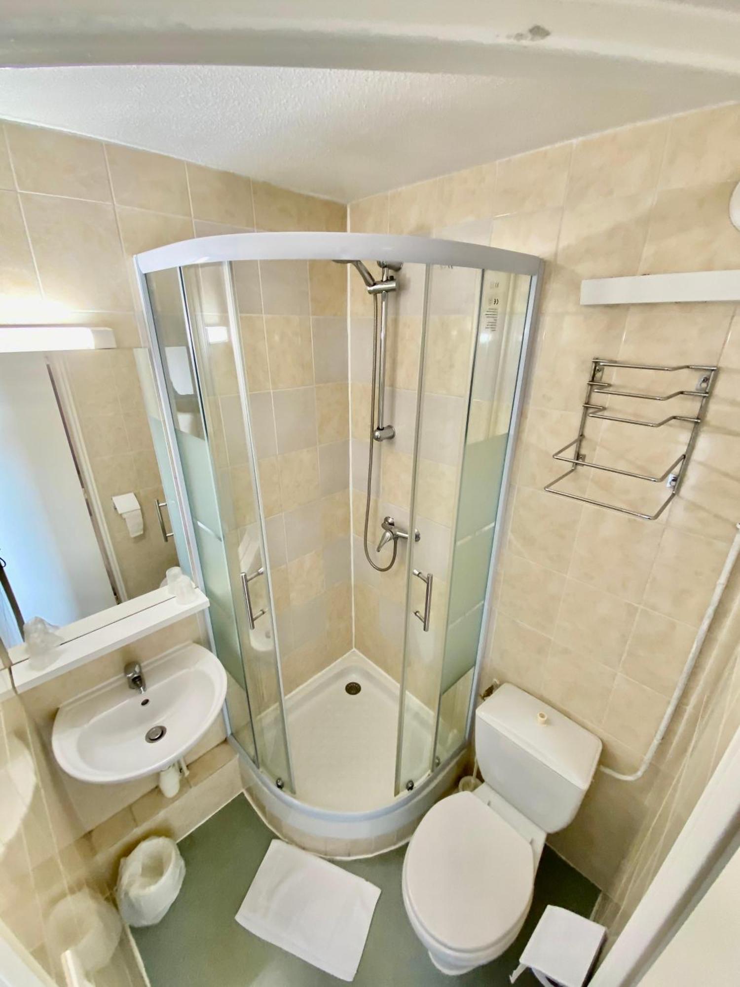 L'Escale D'Ales Hotel Екстериор снимка